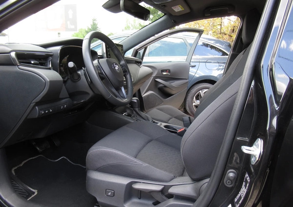 Toyota Corolla cena 93898 przebieg: 72620, rok produkcji 2021 z Dobrzany małe 742